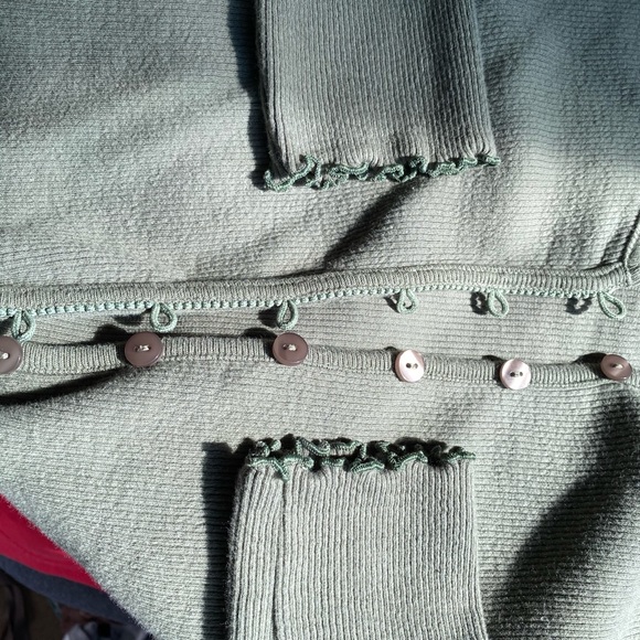 Green cropped cardigan - Picture 9 of 11